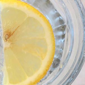 少妇喜欢我不戴套子
